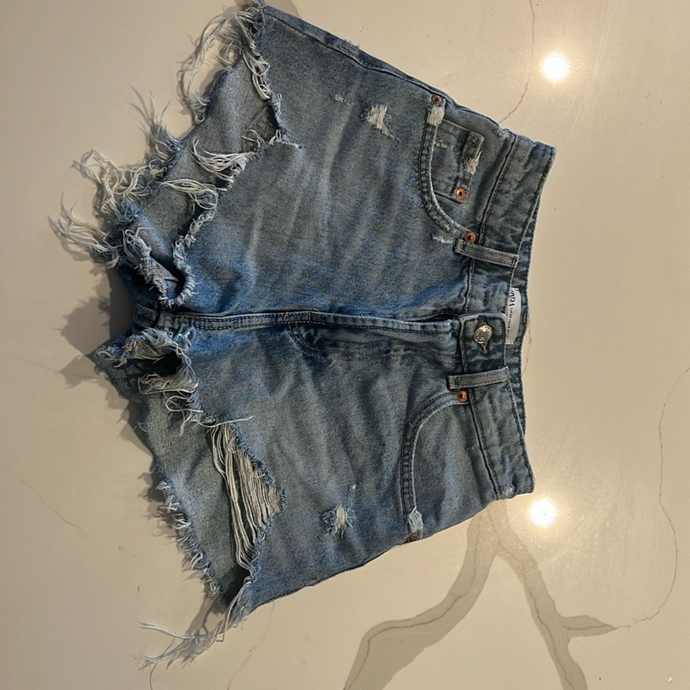 Zara Jean shorts size zero light wash demin distressed